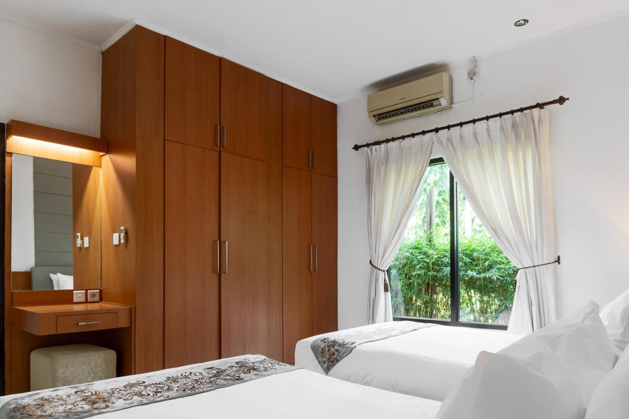 La Casa Borneo Villa Balikpapan  Exterior photo
